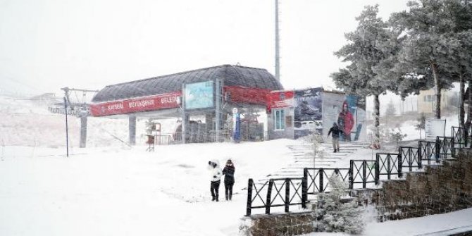 Erciyes’te kar kalınlığı 20 santime ulaştı