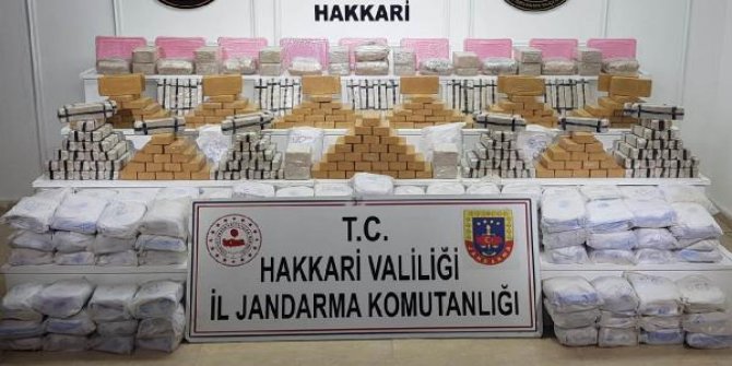 Hakkari'de araziye gizlenen 295 kilo uyuşturucu bulundu