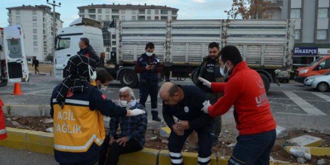 Ambulansla otomobil çarpıştı: 4 yaralı