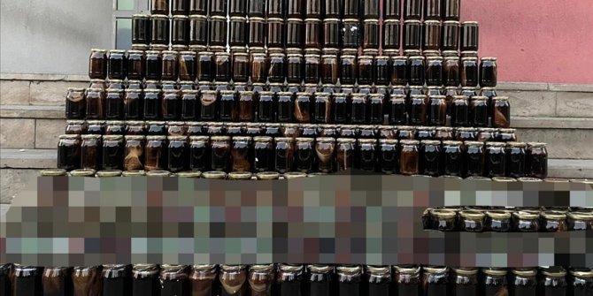 Emniyetin 'Zehir' operasyonunda 31 bin 343 litre sahte ve kaçak içki ele geçirildi