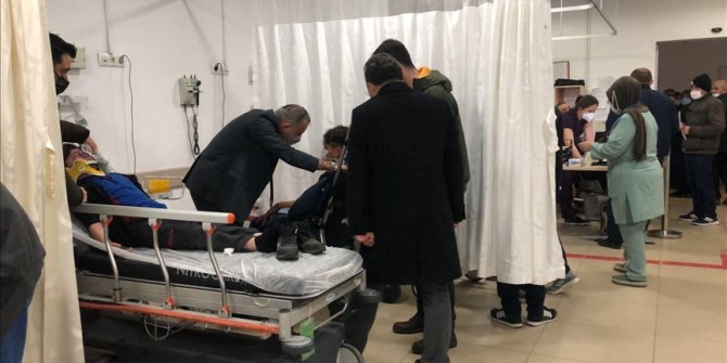 Tekirdağ'da okul merdiveninde birbirlerinin üzerine düşen öğrencilerden 7'si yaralandı