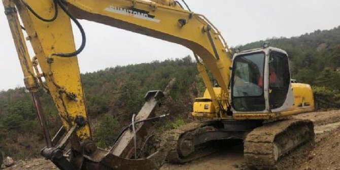 Nallıhan'da kepçe ile define kazısına suçüstü: 10 gözaltı