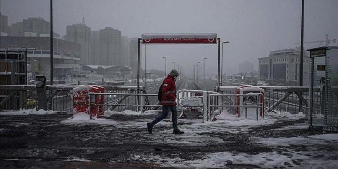 Meteoroloji uyarmıştı: İstanbul'da kar yağışı etkisini gösteriyor