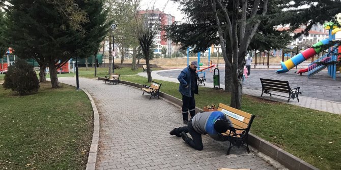 Pursaklar Belediyesi'nden Parklara Kış Bakımı