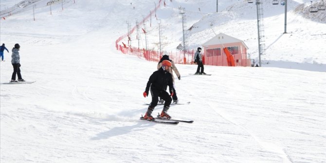 Kayak merkezlerinde en fazla kar kalınlığı Palandöken ve Hakkari'de ölçüldü