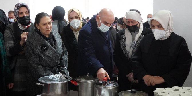 Keçiören'de 'Üreten Kadınlar Pazarı' açıldı