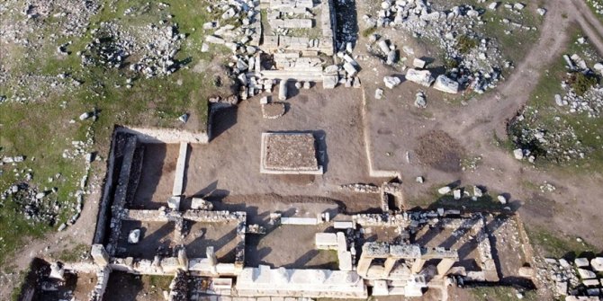 Blaundos Antik Kenti'nde 'bereketin sembolü Demeter'in sunak alanı bulundu