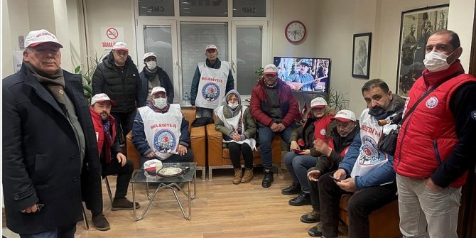 Grevdeki işçilerden CHP Bakırköy İlçe Başkanlığında 'bekleme eylemi'