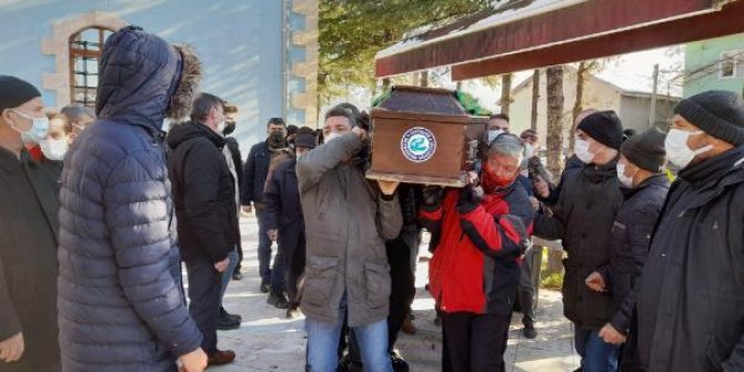 Donarak ölen çiftçi toprağa verildi