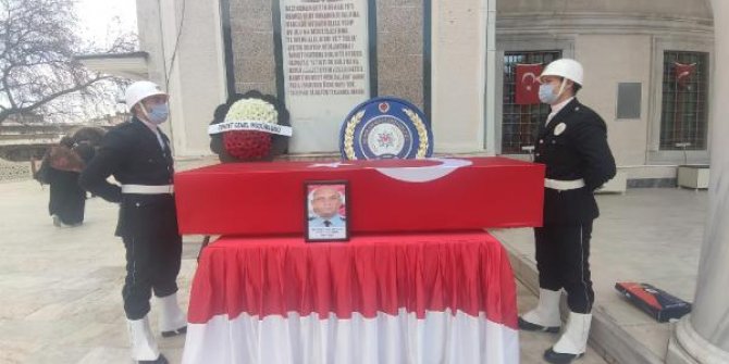 Kalp krizinden hayatını kaybeden polis memuru, toprağa verildi