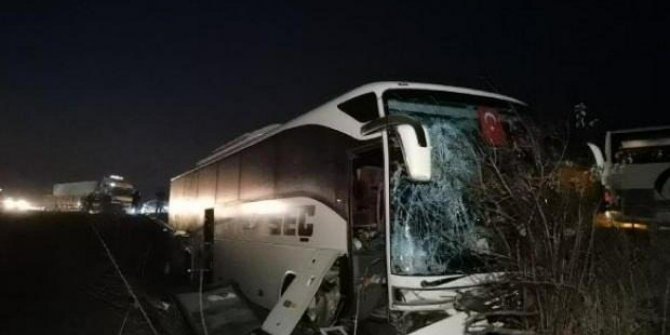 Bursa'da yolcu otobüsü tarlaya uçtu