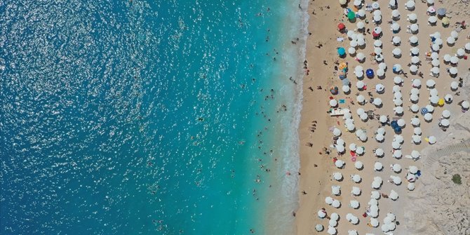 Antalya'da 2022'de hedef 15,6 milyon turisti aşmak