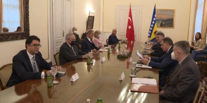 Savunma Bakanı Akar, Bosna Hersek Devlet Başkanlığı Konseyi Üyeleri ile görüştü