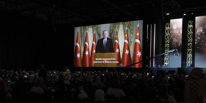 Cumhurbaşkanı Erdoğan: Müslümanların dirliğe kavuşması ancak kendi aralarında beraber olmaları ile mümkündür