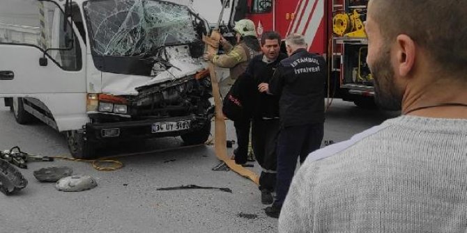 Freni boşalan kamyonet dehşet saçtı... Sürücü ağır yaralı