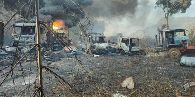 Myanmar'da katliam: Köyü basan askerler, 30 kişiyi öldürüp cesetlerini yaktı
