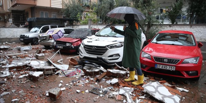 Kırmızı kodla uyarısı yapılmıştı: Rüzgar ve sağanak etkili oldu