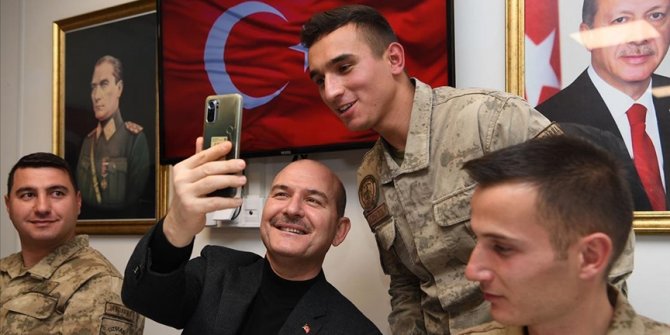 İçişleri Bakanı Soylu, Cudi Dağı Üs Bölgesi'nde görevli jandarmaları aileleriyle görüştürdü
