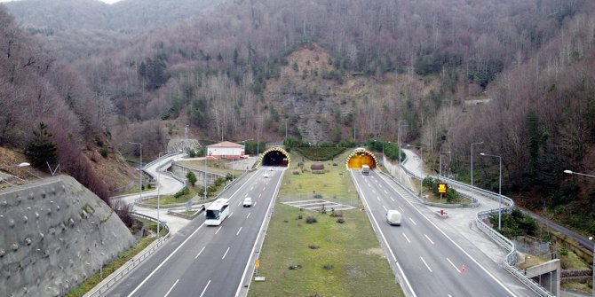 Bolu Dağı Tüneli'nden geçen yıl 10 milyon 550 bin araç geçti