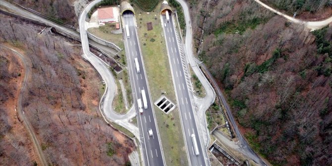 Bolu Dağı Tüneli'nden geçen yıl 10 milyon 550 bin araç geçti