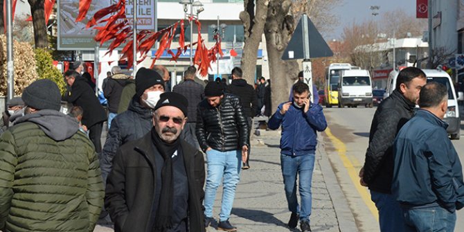 Koronavirüs tedbirlerinin unutulduğu Aksaray’da Aile Hekimleri Derneği Başkanı uyardı