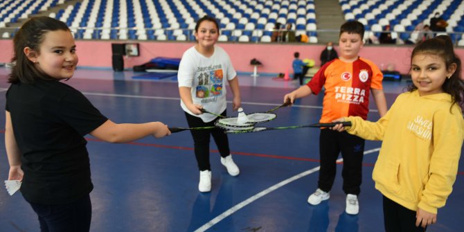 ASKİ Spor Kulübü başkentli çocukları Badminton ile tanıştırdı