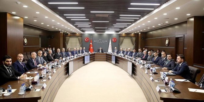 Hazine ve Maliye Bakanı Nebati iş dünyasının temsilcilerini kabule başladı
