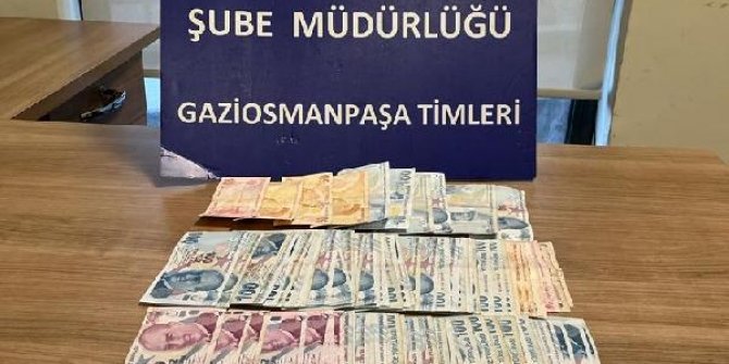 Gaziosmanpaşa'da kuyumcuları sahte altınla dolandıran şüpheli kamerada