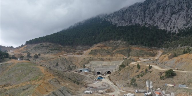 Demirkapı Tüneli'nde yarın ışık görünecek