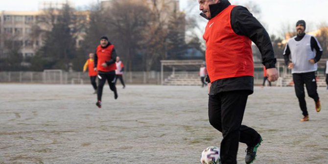 Şentop, milletvekillleriyle futbol maçı yaptı