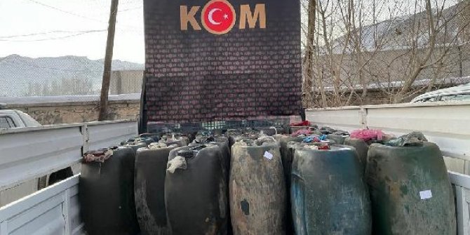 Van'da 200 tüfek ile 2 bin 100 litre kaçak mazot ele geçirildi