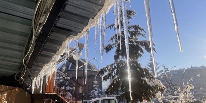 Doğu Anadolu'da gece en düşük sıcaklık sıfırın altında 23 dereceyle Ağrı'da ölçüldü