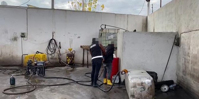 Mersin'de 4 bin 350 litre kaçak akaryakıt ele geçirildi: 2 gözaltı