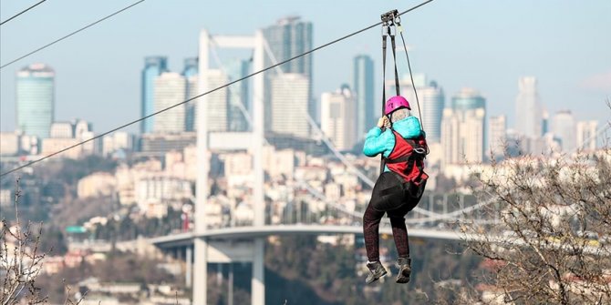 İstanbul Boğazı'na doğru zipline keyfi