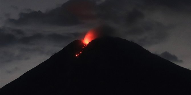 Galapagos Adaları'ndaki Wolf Yanardağı'nda patlama oldu