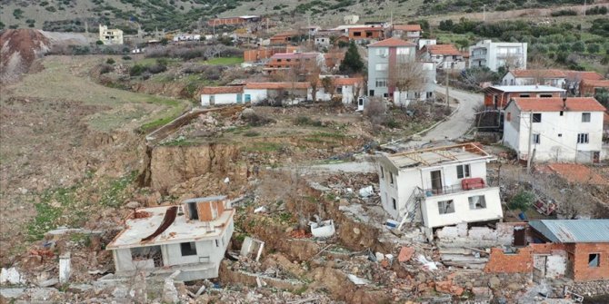 TOKİ heyelanda zarar gören İzmirli ailelere müstakil ev yapıyor