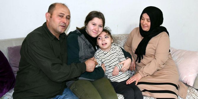 Annesi ölen, babasının bakamadığı engelli Suna'yı 4'üncü çocukları olarak sahiplendiler