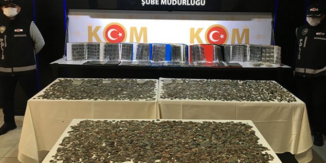Ankara'da 16 bin 797 sikke ve takı ele geçirildi