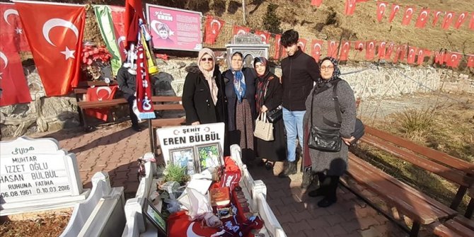 Şehitler Eren Bülbül ve Ferhat Gedik'in anneleri Trabzon'da buluştu