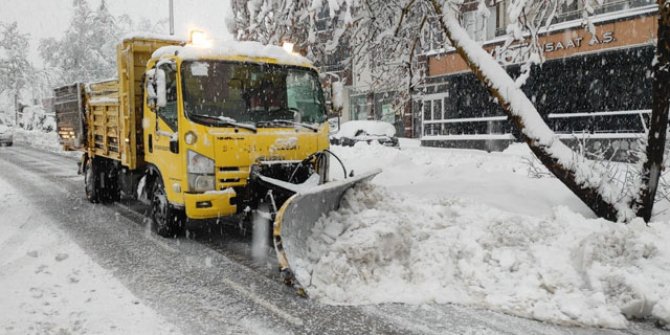 Konya'da 3 ilçede okullara kar engelli 