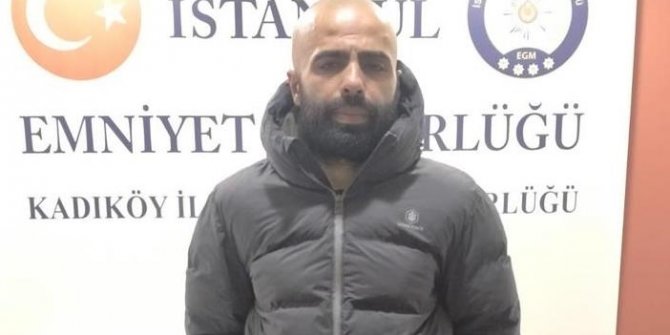Metroda kadın yolculara bıçak çekip hakaret eden zanlı hakkında hapis istemi