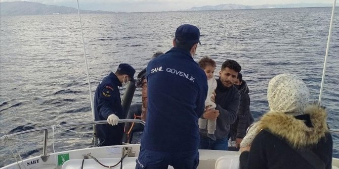 Sahil Güvenlik 2021'de Yunanistan'ın denizde ölüme terk ettiği 15 bin kişiyi kurtardı