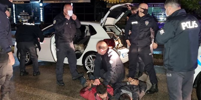 Dur ihtarına uymadı, 8 kilometre kaçabildi: 2 gözaltı