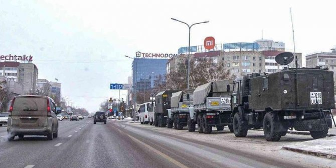 Rus askerleri Kazakistan'dan çekilmeye başladı