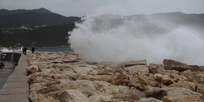 Meteorolojiden Batı Karadeniz'in doğusu ile Doğu Akdeniz için fırtına uyarısı