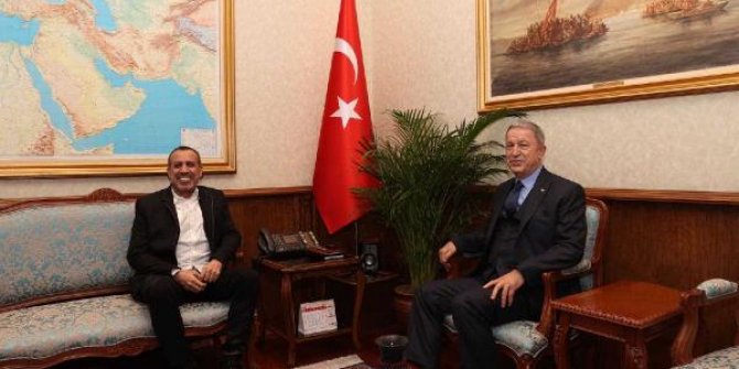Bakan Akar, Mehmetçik Vakfı'na 150 bin TL bağışlayan Haluk Levent'i kabul etti
