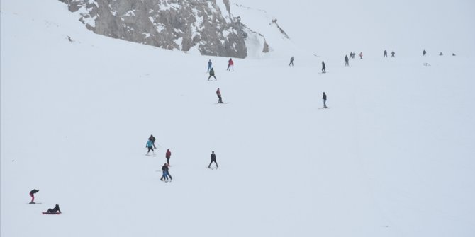 Kayak merkezlerinde en fazla kar kalınlığı Hakkari'de ölçüldü