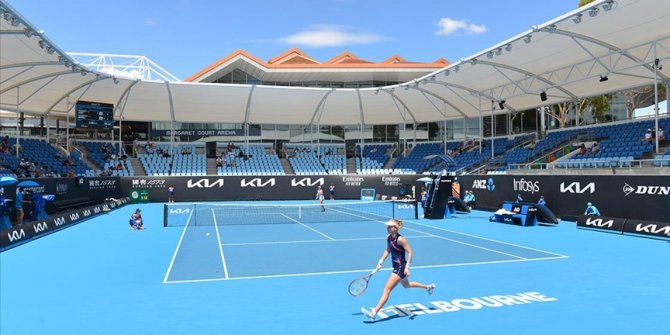 Kovid-19 salgını Avustralya Açık Tenis Turnuvası'na ilgiyi düşürdü