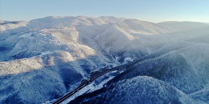 Bolu Dağı'nda kar manzarası drone ile görüntülendi