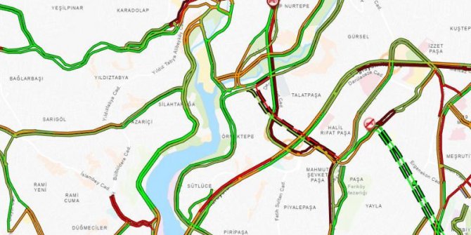 TEM'de zincirleme kaza: Trafikte yoğunluk oluştu